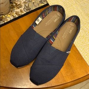Brand new without tags Toms